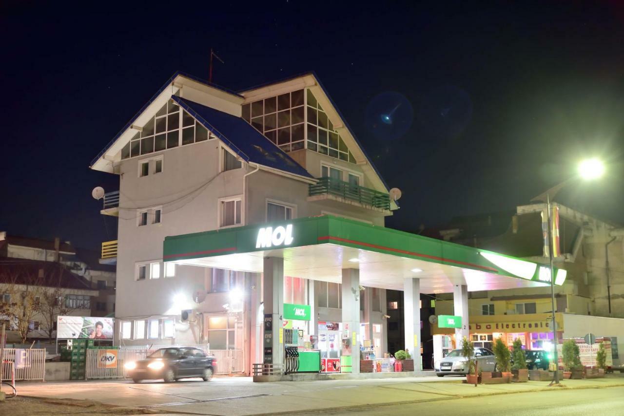 Pensiunea La Safari Targu Neamt Exterior photo